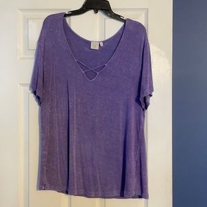 V cut tshirt